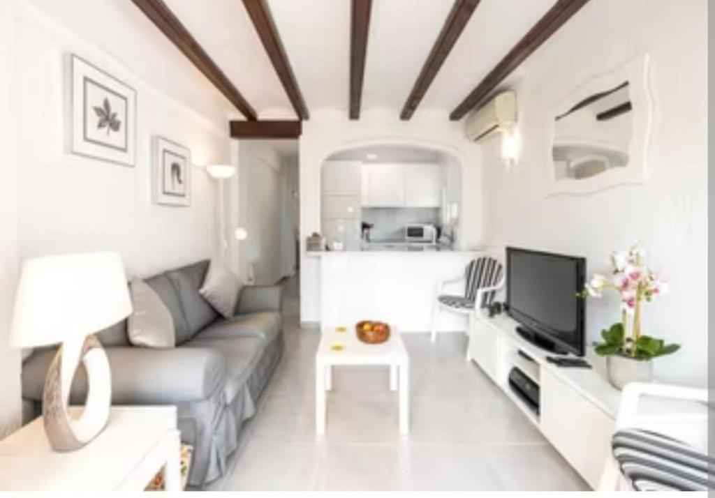 Semiadosado Alegria Javea, Recien Reformado, Cocina Integrada A 300 Metros De La Playa Jávea